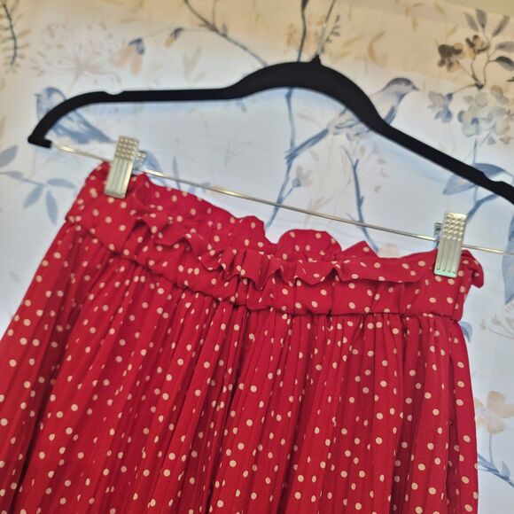 Red and white polka dot flowy skirt with pockets size medium - Picture 3 of 6
